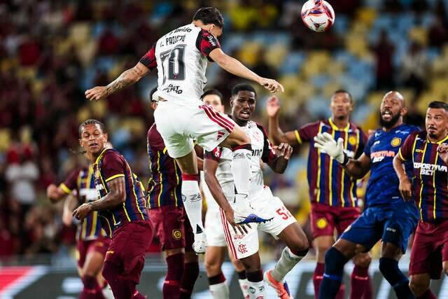 Flamengo marca 8 gols diante do Madureira e vai à final do Carioca