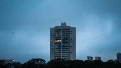 Dia deve ser com risco de tempestades e temperaturas abaixo de 30°C
