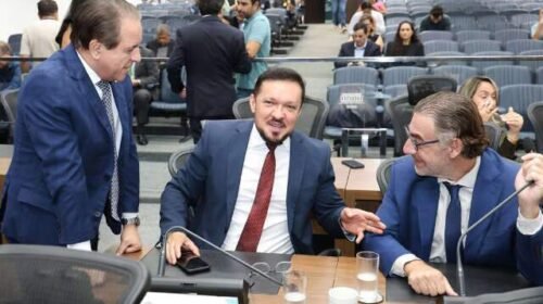 Cinco deputados estaduais oficializam entrada no PL em evento na Capital