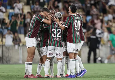 Ganso marca no fim, Fluminense empata e avança à final do Carioca