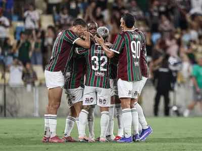 Ganso marca no fim, Fluminense empata e avança à final do Carioca