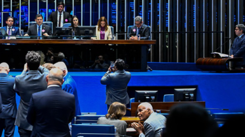 Senado aprova projeto que cria 24 mil cargos no serviço público