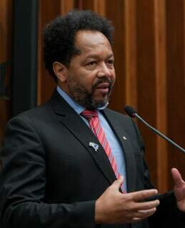 Comitê da hidrovia exclui cientistas e comunidades no Pantanal Comitê da hidrovia exclui cientistas e comunidades no Pantanal