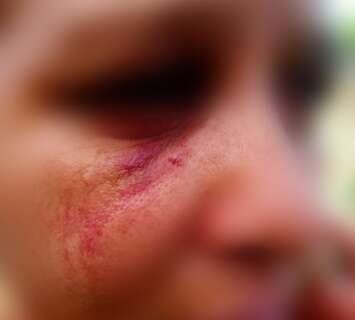 Filho pede socorro e PM resgata mulher mantida há anos em cárcere privado