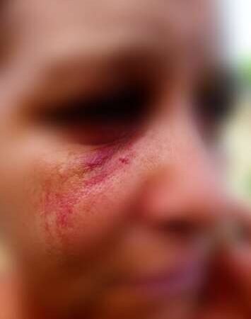 Filho pede socorro e PM resgata mulher mantida há anos em cárcere privado