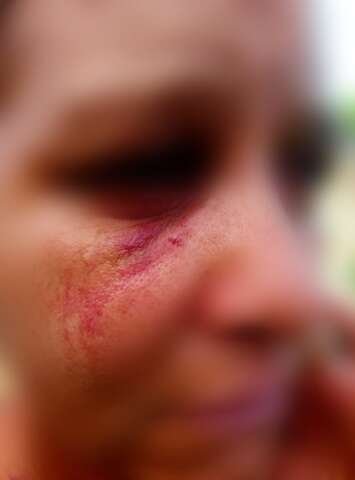 Filho pede socorro e PM resgata mulher mantida há anos em cárcere privado