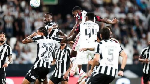 Flamengo vence Botafogo por 3 a 0 com golaço de Léo Pereira
