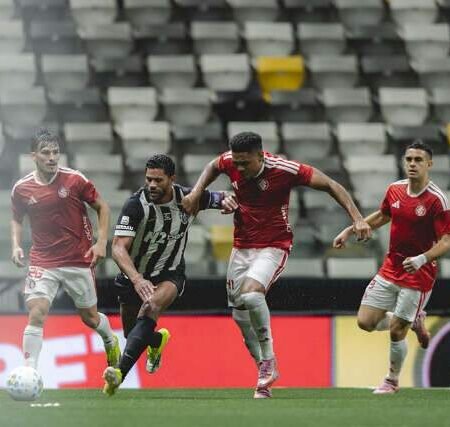 Atlético-MG vence o Inter e conquista primeira vitória no Brasileiro