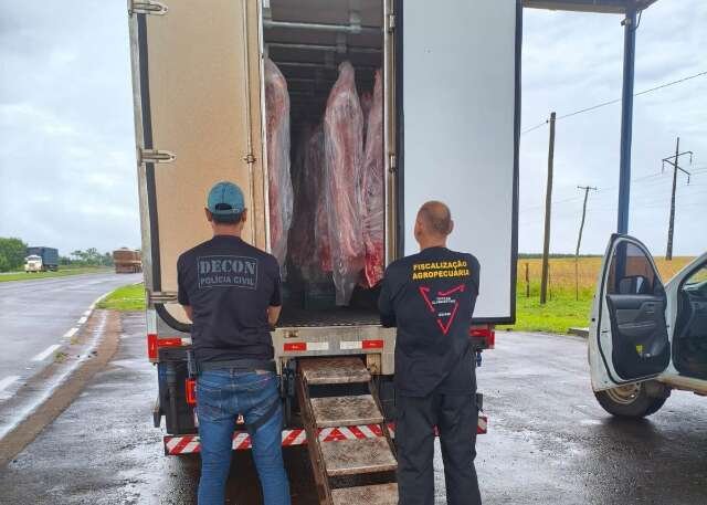 Abordagem leva polícia a entreposto com 4 toneladas de carne clandestina