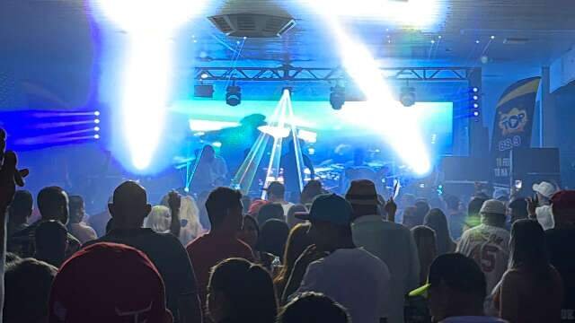 Flashback chega à Colônia Paraguaia e transforma bailão em passinho