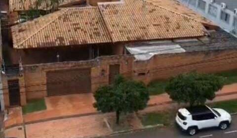 "Vivia fechada", dizem vizinhos sobre casa onde Bernal diz morar