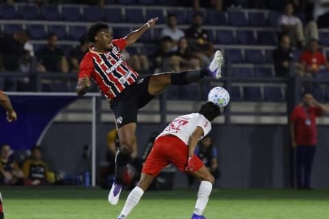 Bragantino abre o placar, mas São Paulo vira e vence por 2 a 1