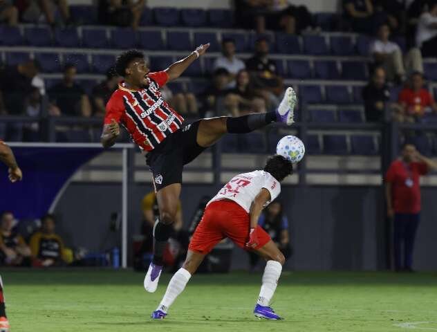Bragantino abre o placar, mas São Paulo vira e vence por 2 a 1