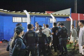 Operário sai na frente no 1º tempo e fica perto da final do estadual Operário sai na frente no 1º tempo e fica perto da final do estadual