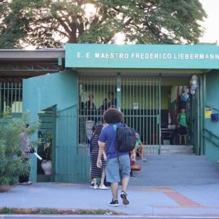Alunos de MS pedem mais esporte e tecnologia nas escolas públicas, diz pesquisa
