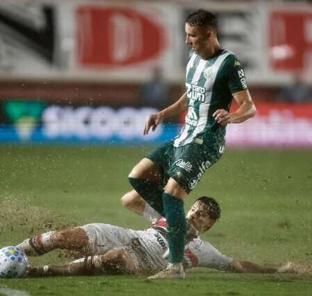 Com gols de Luciano e Calleri, São Paulo toma a liderança da Chape