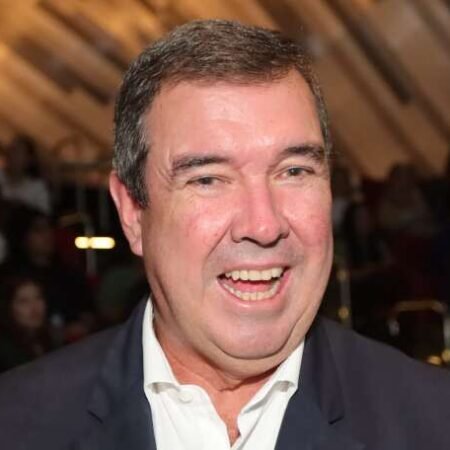 Riedel convoca secretariado após baixas para as eleições