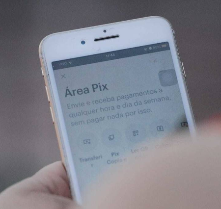 Falso filho aplica golpe e faz idosa transferir R$ 29 mil em ligação