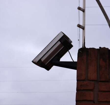 Bernal chegou à casa cenário de morte pronto para atirar, mostram vídeos