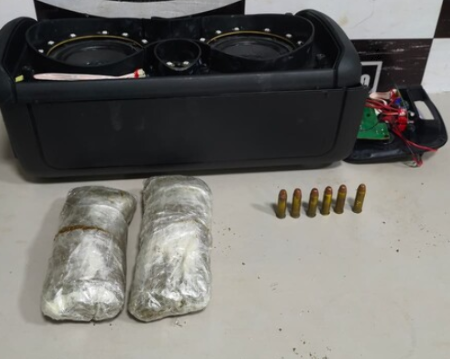 Policial penal preso com drogas e munições deixa prisão com tornozeleira