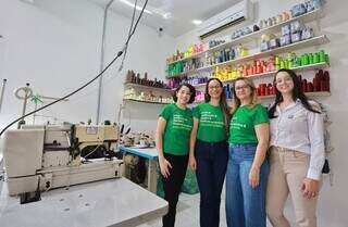 Há 17 anos, Val costurava em edícula e hoje filhas seguem o legado