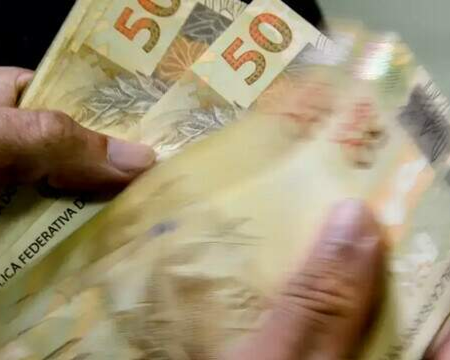 Quase 50 milhões de pessoas ainda têm dinheiro esquecido em bancos