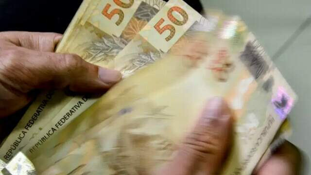 Quase 50 milhões de pessoas ainda têm dinheiro esquecido em bancos