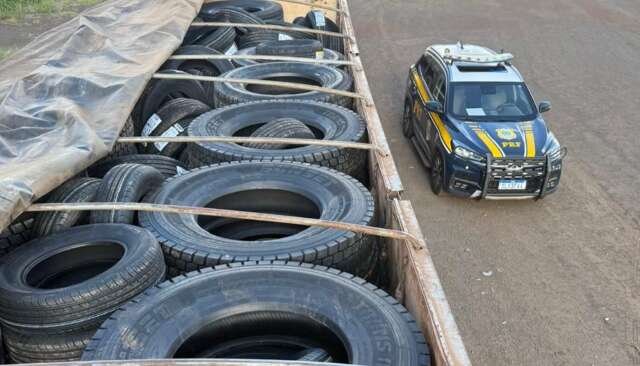 Motorista é preso com carga de pneus contrabandeados avaliada em R$ 450 mil