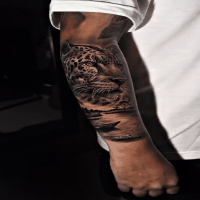 Empresário tenta melhorar tatuagem e sai com pedaço do Pantanal nele