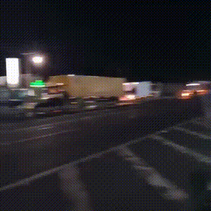 Carreta com gado tomba e provoca congestionamento na BR-163