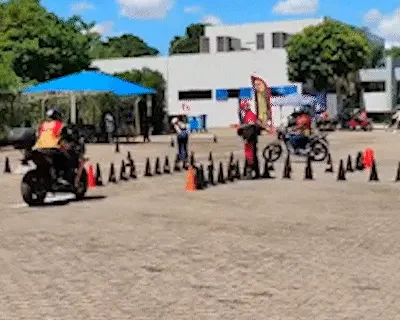 Mulheres fazem curso de pilotagem para ter mais prática e segurança no dia a dia