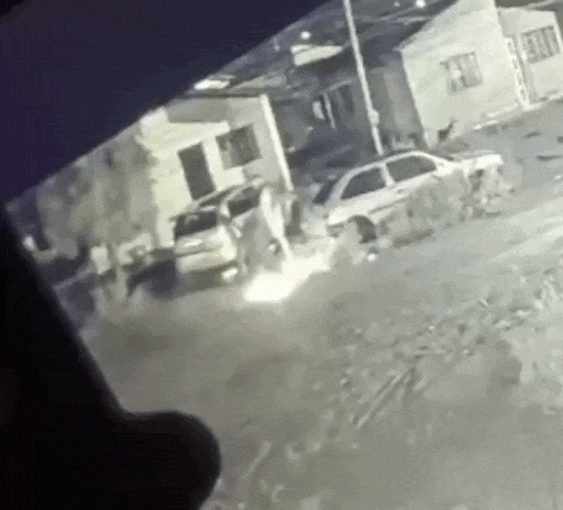 Dupla incendeia carro, volta depois e atira para o alto na Vila Nasser