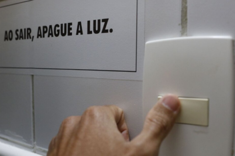 Conta de luz continua com bandeira verde no mês de abril