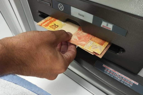 Servidores estaduais recebem salário na próxima quarta-feira