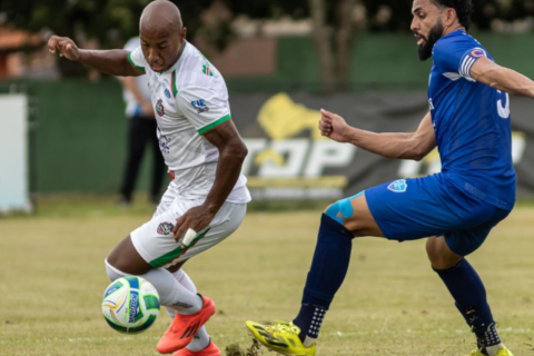 Alex Choco chega a 12 gols e é o maior artilheiro do Brasil