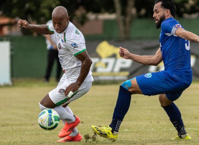 Alex Choco chega a 12 gols e é o maior artilheiro do Brasil