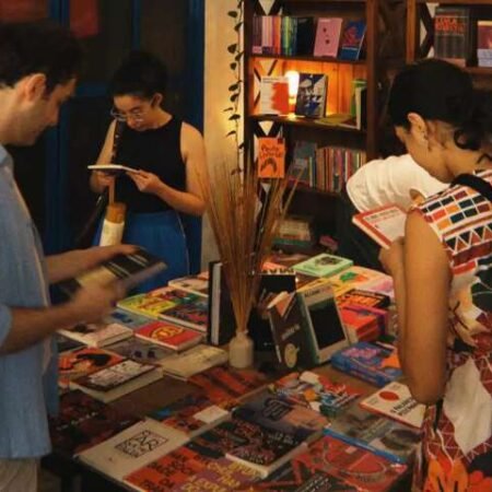 Apoio coletivo arrecada R$ 34 mil e "salva" livraria autônoma