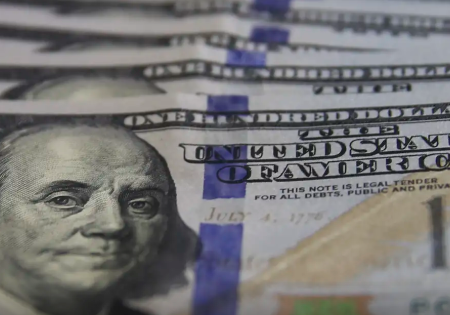 Dólar fecha em R$ 5,32 com tensão no Irã e avança ao maior valor desde janeiro