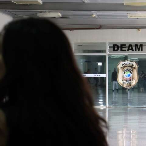 Relatos de mulheres e opiniões machistas se misturam em enquete sobre assédio