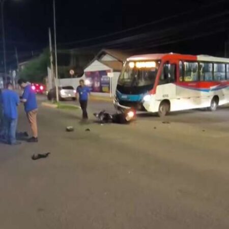 Colisão entre moto e ônibus deixa ferido e é 2º caso em 24h