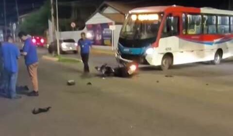 Colisão entre moto e ônibus deixa ferido e é 2º caso em 24h