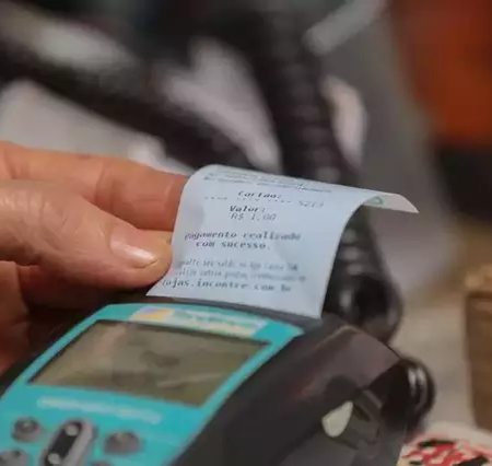 Endividamento das famílias atinge quase 50% da renda em fevereiro