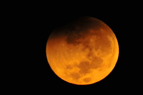 Eclipse total da Lua ficará fora do campo de visão no Brasil
