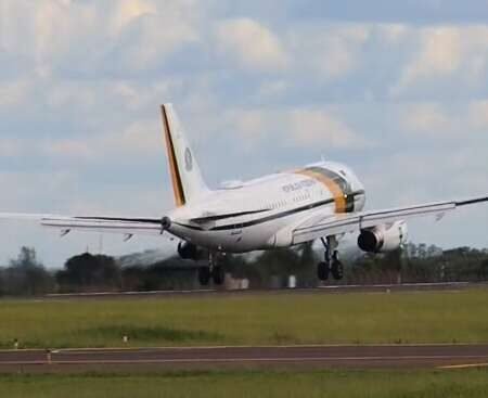 Lula desembarca na Capital para conferência internacional