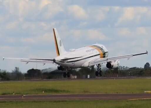 Lula desembarca na Capital para conferência internacional