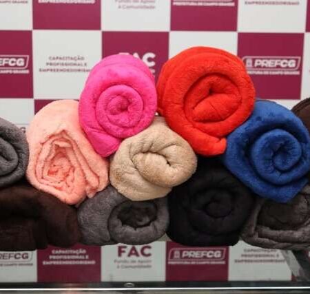 Com apelo para "desapego", campanha quer arrecadar 50 mil peças de frio