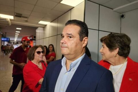 Antes de agenda oficial, Lula deve tratar de articulação política com petistas