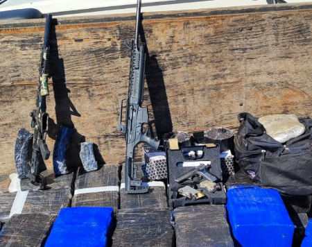 Caminhão com quase 3 toneladas de maconha e armas é interceptado na BR-163