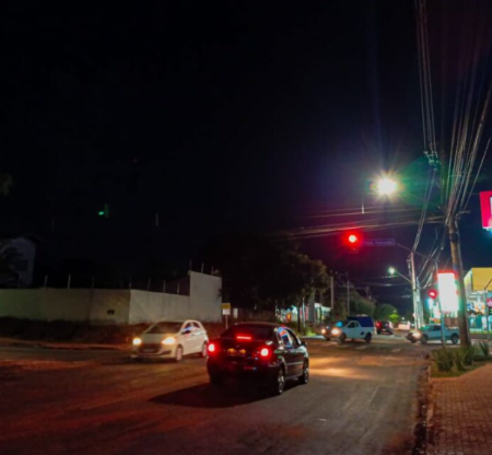 Trecho da Avenida Três Barras é liberado e trânsito volta ao normal