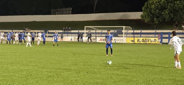 Bataguassu vence nos pênaltis e elimina Ivinhema do Estadual